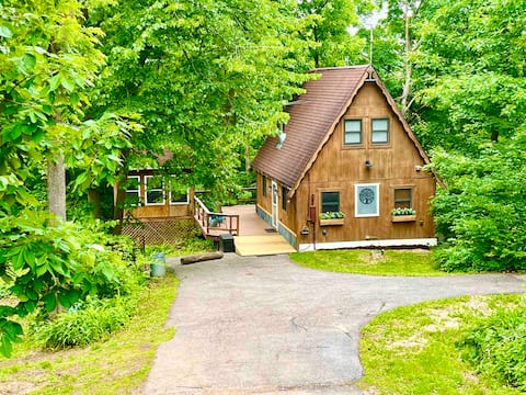 TranquiliTree Cabin- Secluded and Relaxing