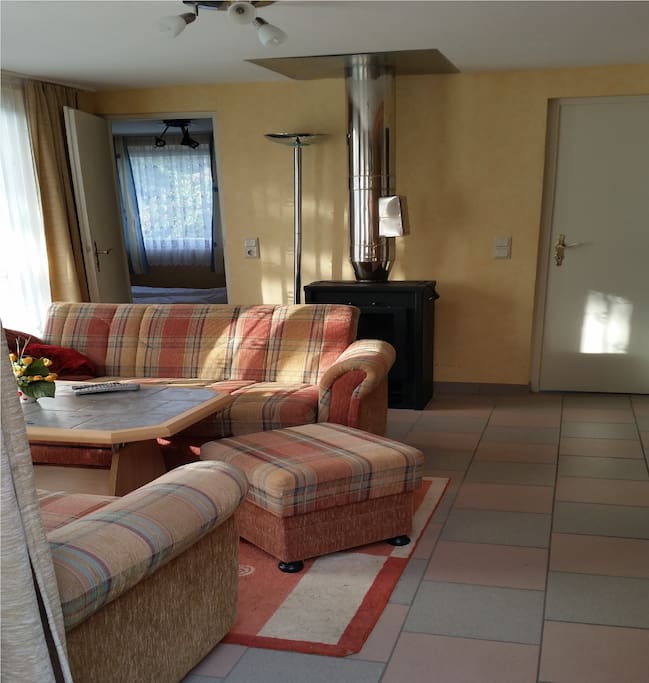 Wohnzimmer (Sofas ausziehbar)