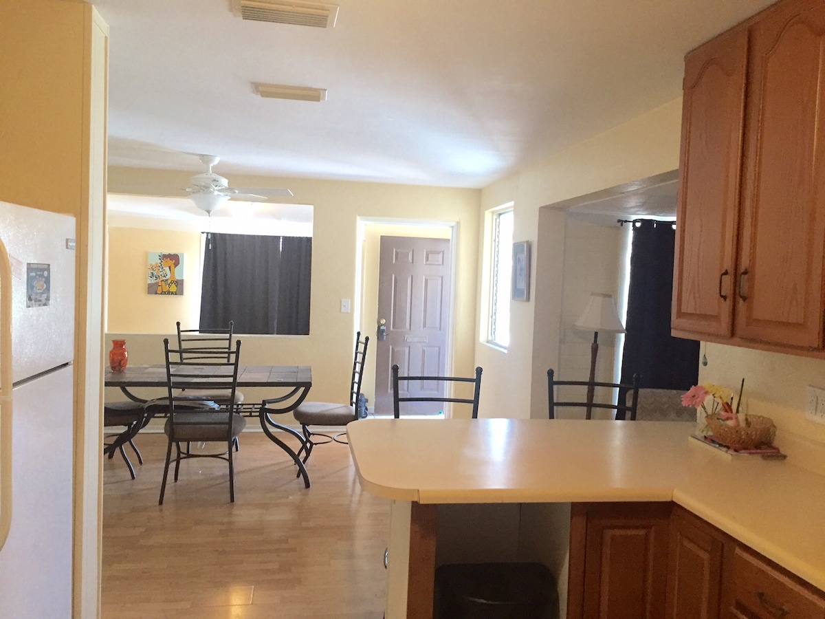 Off to the BEACH! Quiet, Safe,Pet friendly Home