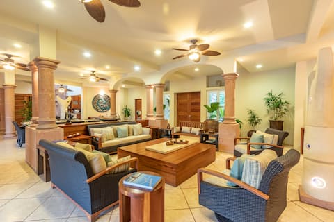 Popular Airbnb listing: Magnificent Villa in Marina Chahué, Marina Soul! in Santa María Huatulco