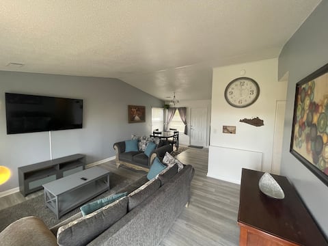 3-Bedroom Residential Home 5 min from Base/Casino