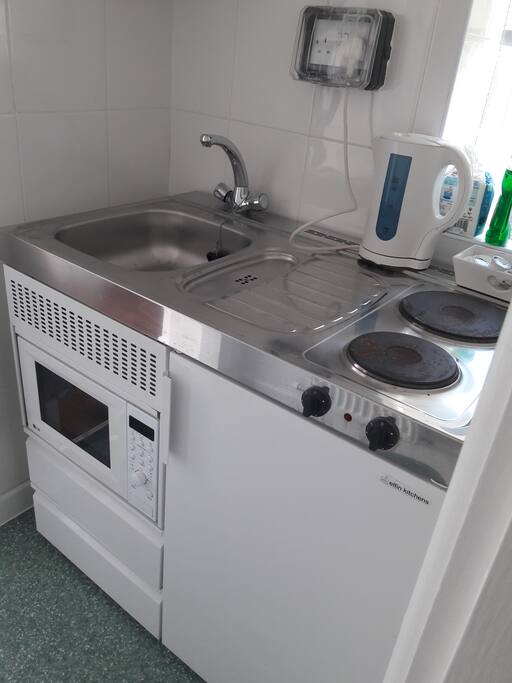 Small tidy kitchen