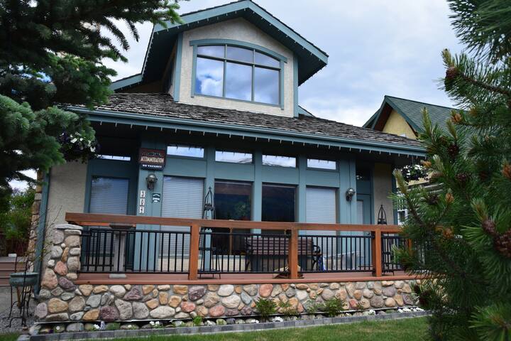 Amethyst Tree King Room