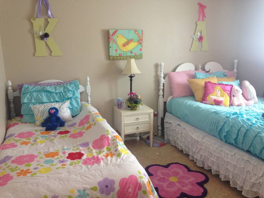 Bedroom 2
Sleeps 3