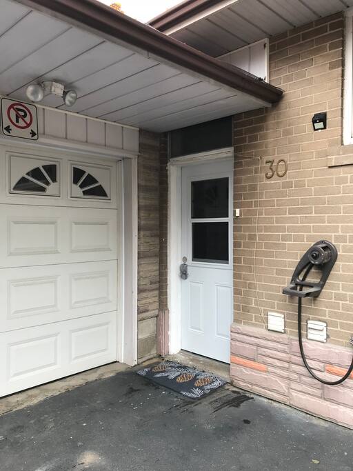 Separate entrance, near garage gate