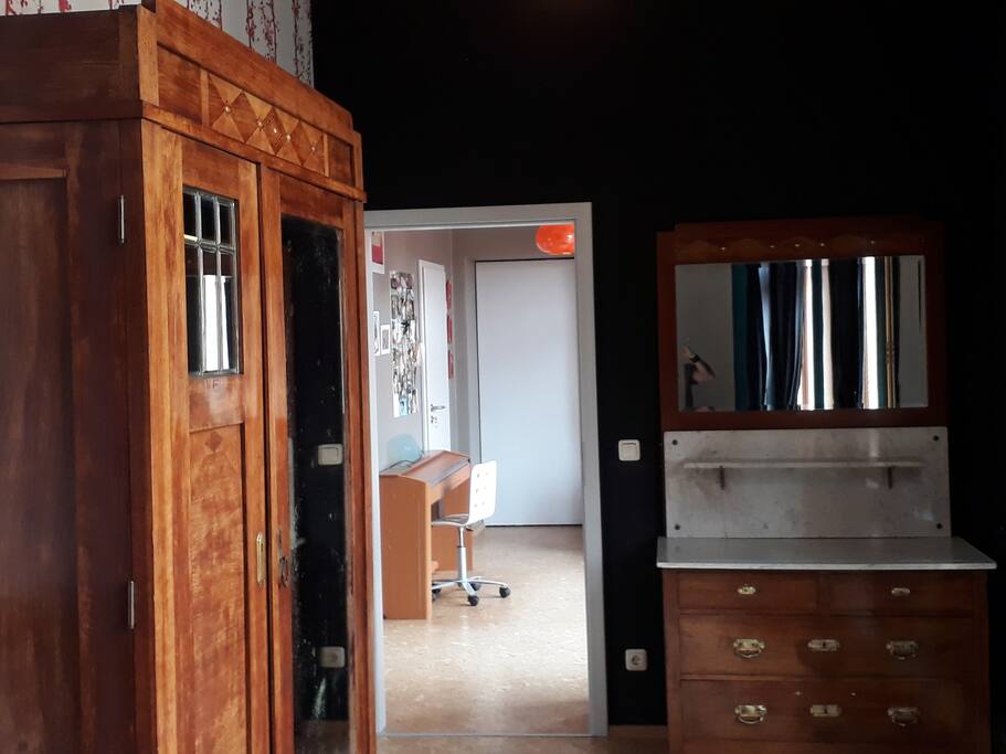 Kleiderschrank