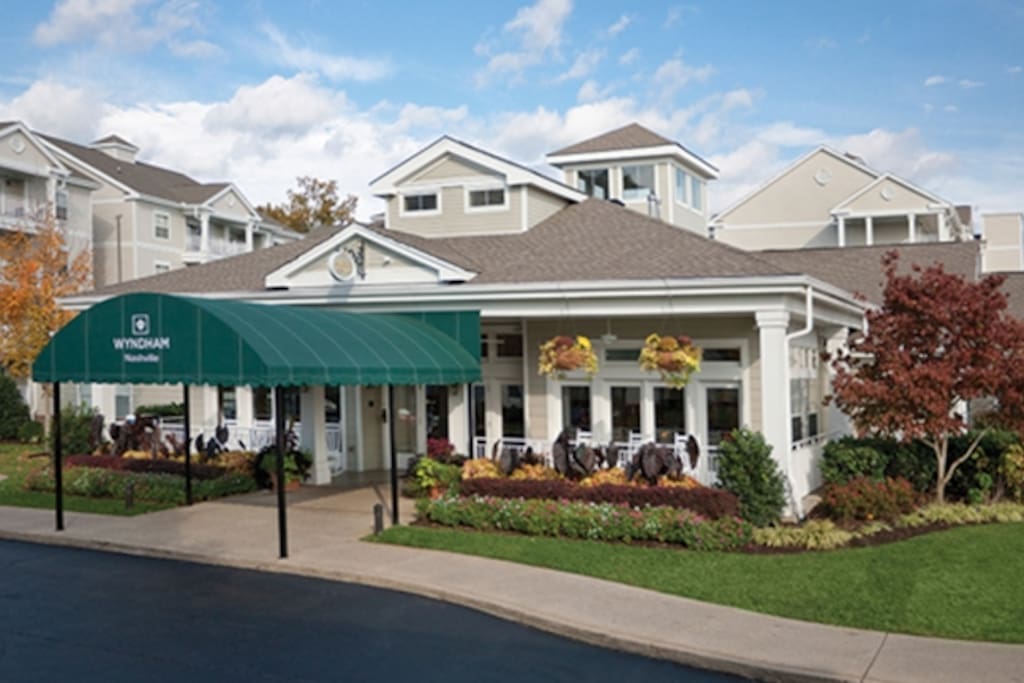 FRONT ENTRANCE TO WYNDHAM NASHVILLE