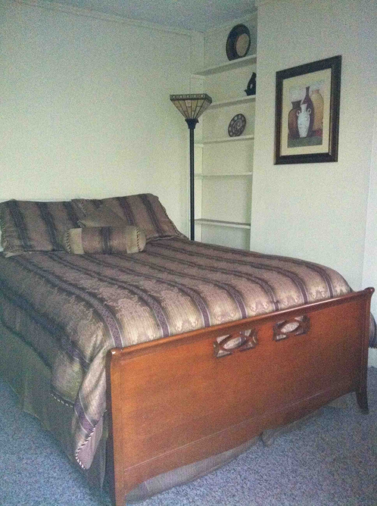 The full bed in the southwest bedroom has a full bed.