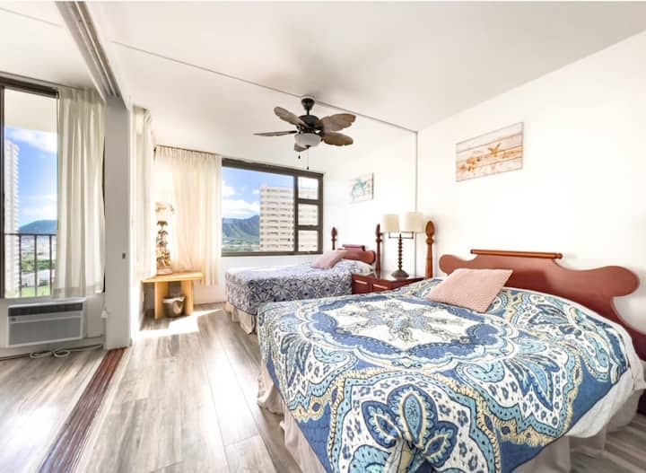 Waikiki Banyan(Free Parking wifi DiamonDHead View) Condominiums for Rent in Honolulu, Hawaii