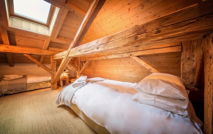 Spálňa 2. poschodie 2 lôžka