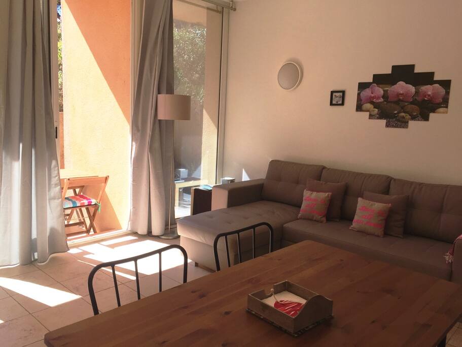 Salon ouvert sur Terrasse