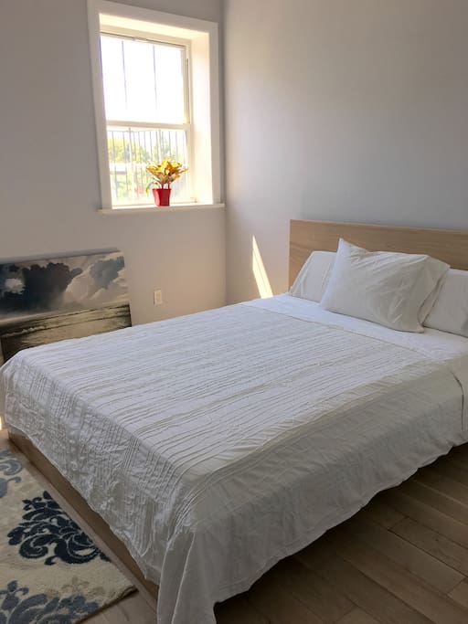 Queen size bed