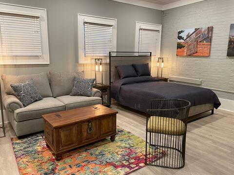 Delta Sunset Lofts - Historic 1910 Synagogue Apt C