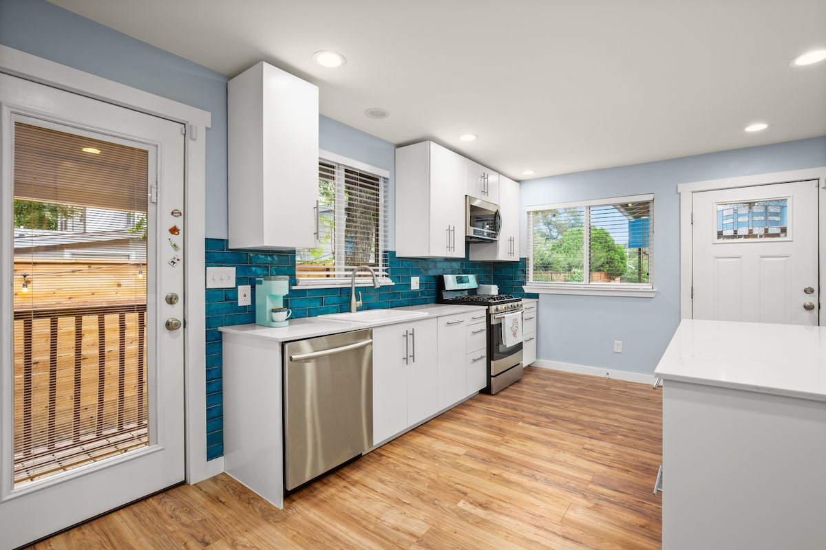 East Austin Hideaway | 2BR/2BA + Yard
