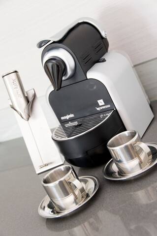 Luxury Two Bed Serviced Apartment – 24/7 Reception gallery image 4