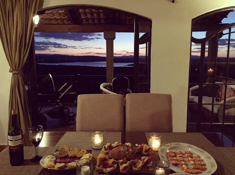 Amplio comedor para disrutar en familia o con amigos