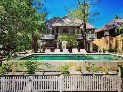 Villa Coral Flora and Villa Coralita