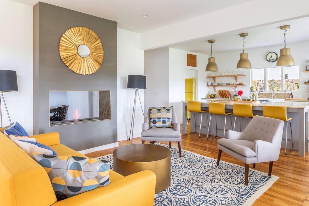 The house is modern, has clean decor with great natural light. Underfloor heating throughout and open gas fire.