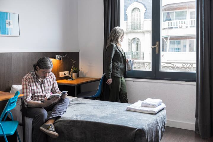 Beautiful 4 bedrooms apartment in Barcelona gallery image 2