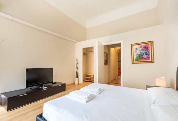Piazza Strozzi Luxury Apartment gallery image 5