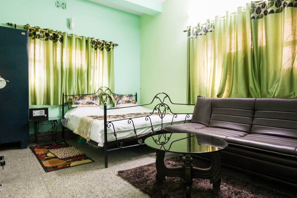 Spacious well furnished room