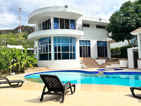 Top Airbnb: Relaxation villa in Nilo
