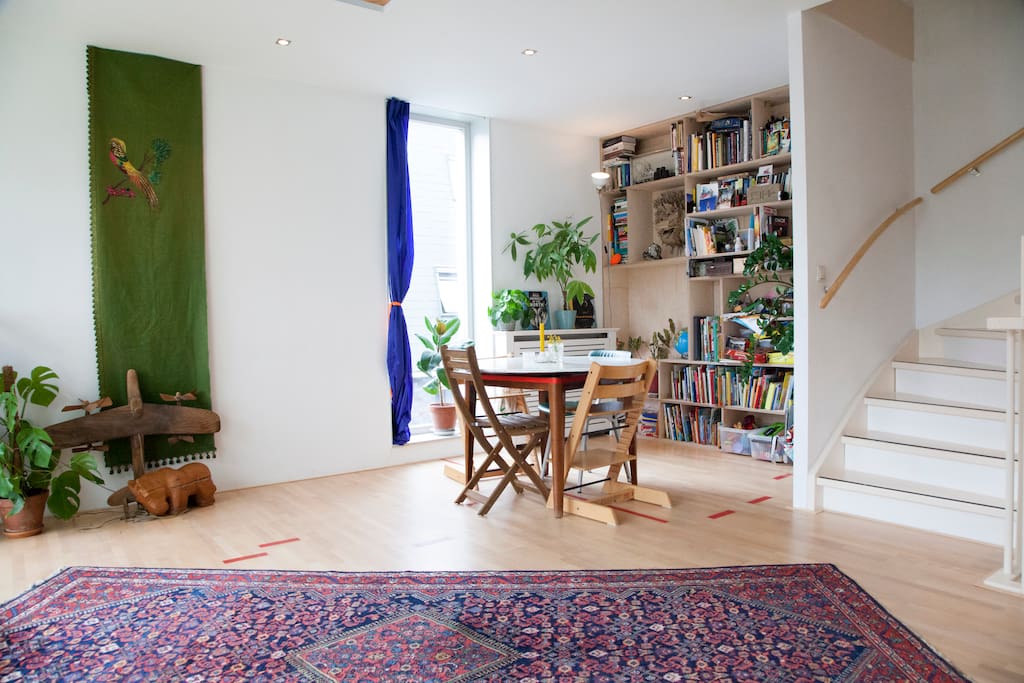 Living room (table can be extended, more chairs available)