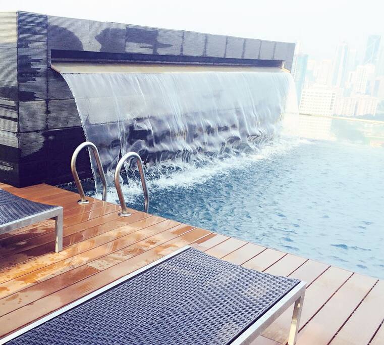 Newly refurbished ( May 2016 ) rooftop infinity pool.
