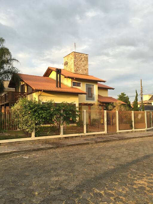 Fachada de outro ângulo