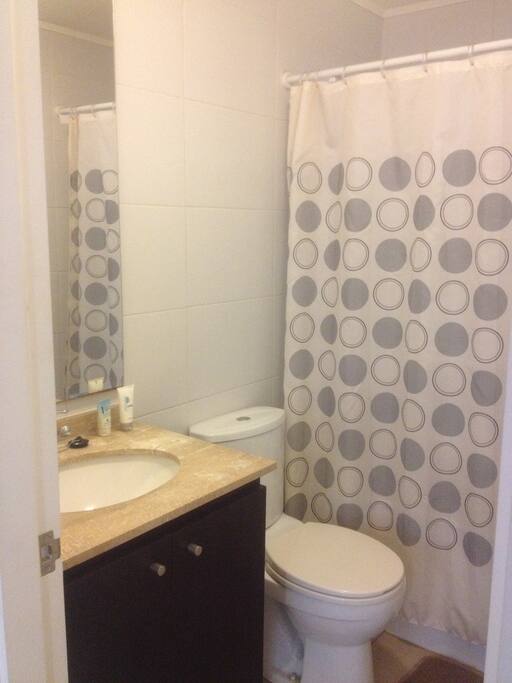 Baño privado solo para la pieza