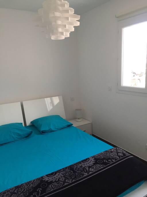 Chambre 1 avec grand lit