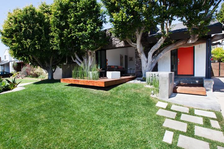 Modern Zen Oasis Home. gallery image 2