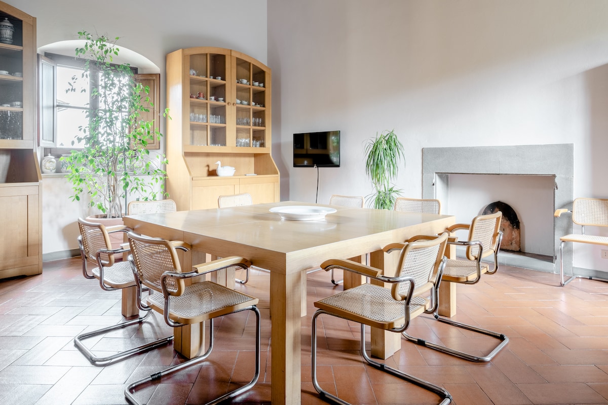 Top performing Airbnb: Villa Il Cerretino Medici Villa with Amazing Pool in Tuscany in Prato