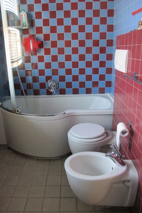 Bagno con vasca / doccia