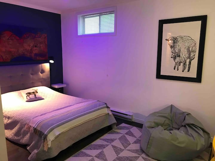 ศิลปะแสงอารมณ์เตียงคู่และบีนแบ็กสบายๆสำหรับอ่านหนังสือและพักผ่อน 