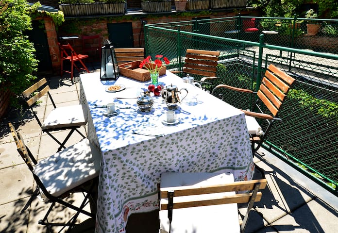 Family & Friends Hideaway with Roof Garden