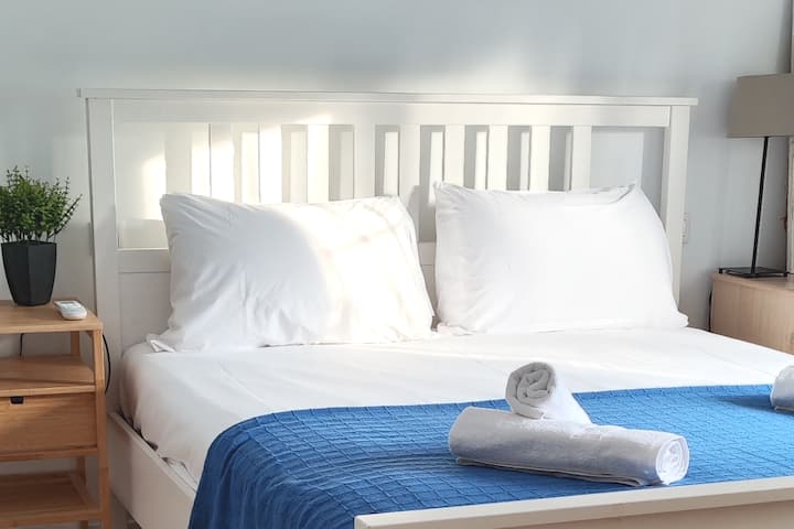 アパートの寝室 