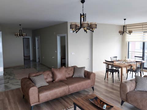 3+1 top floor apartment unit with a nice view