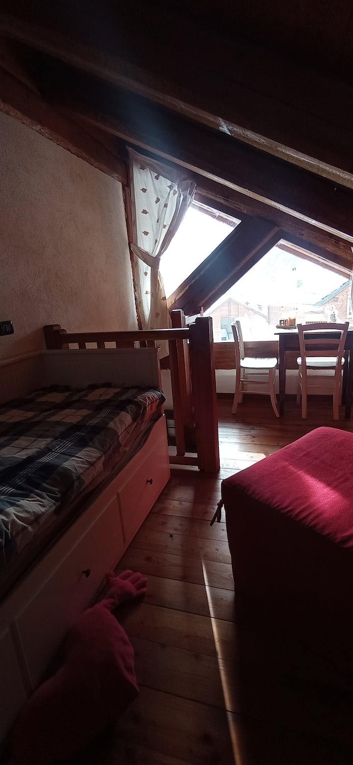 Zona notte con due letti singoli più pouf/ letto singolo 