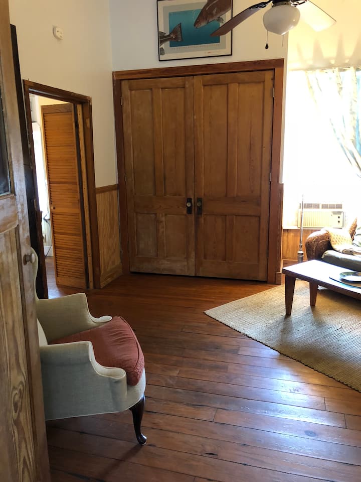 Murphy bed closed