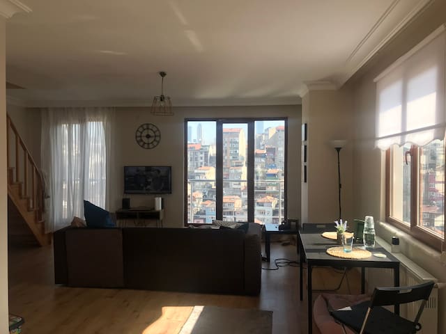 Trump avm ve çağlayana yürüme mesafesinde..