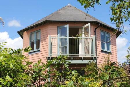 The Pink Tower - Broad Chalke