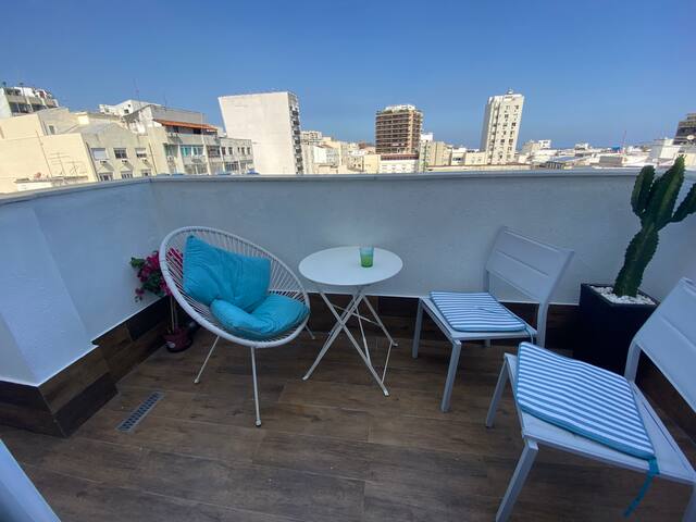 Bright, sunny, charming penthouse in Ipanema