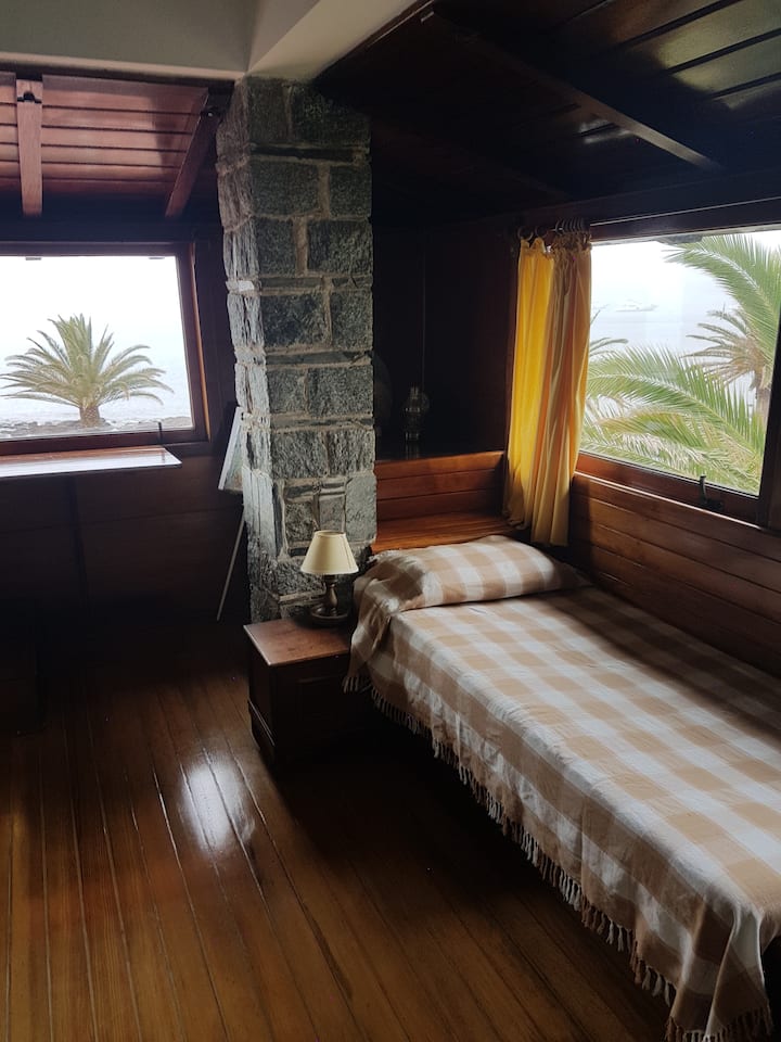 غرفة النوم الثانية، الطابق العلوي
