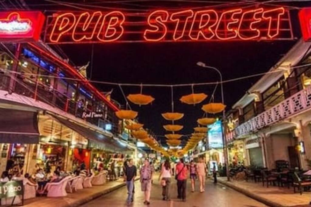 Bui Vien walking street
