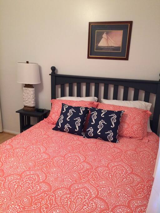 Bedroom 2 - Queen