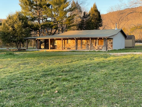 NEW Big Mouth Cave Retreat 7 min walk to caverns