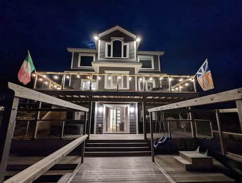 Lodge's Loft:HOT TUB, jacuzzi, sauna & ocean views