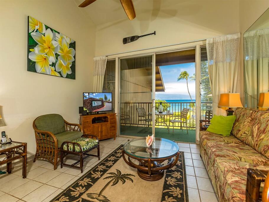 polynesian_shores_2of_224_livingroomview1.jpg