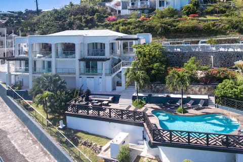 St. Maarten's Little Bay Villa En'Sea